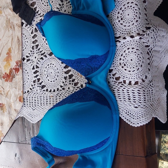 Set of 4 Sexy Soma Bras - Picture 3 of 13